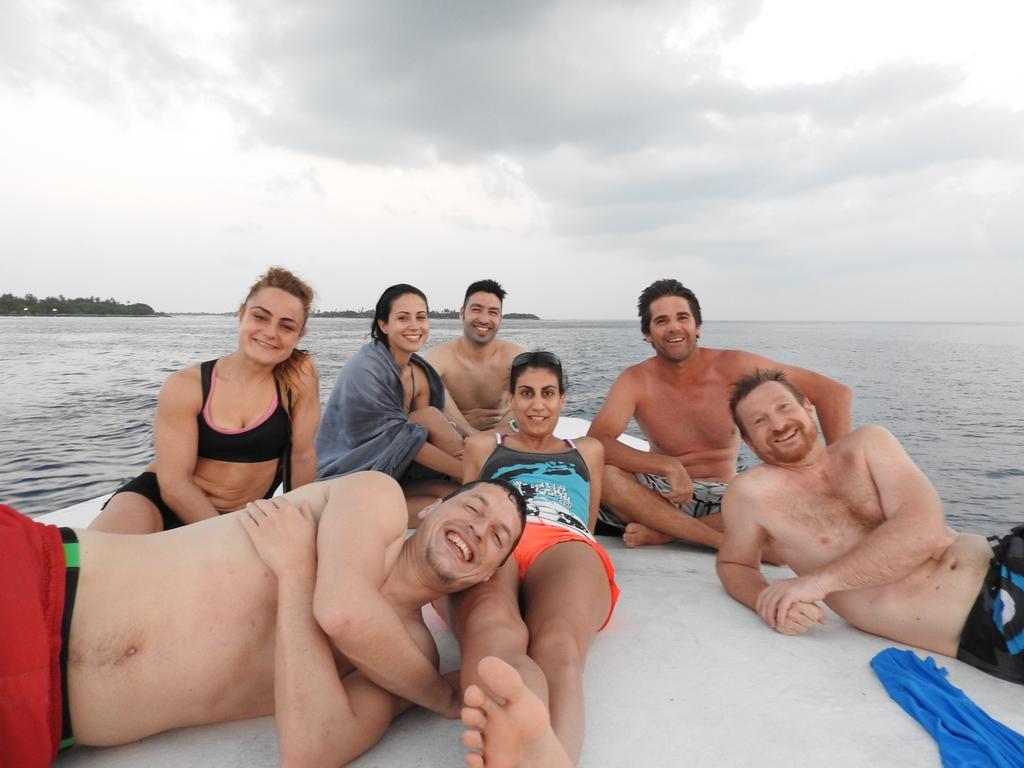 Natural Surf House Vandrehjem Himmafushi Eksteriør billede