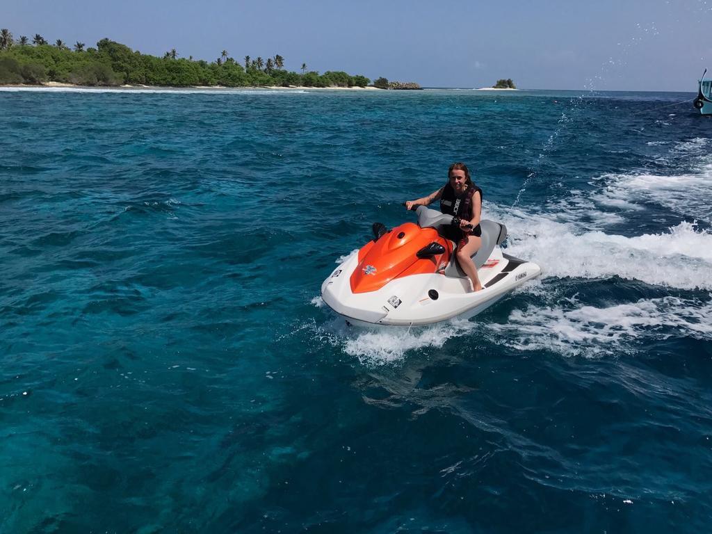 Natural Surf House Vandrehjem Himmafushi Eksteriør billede